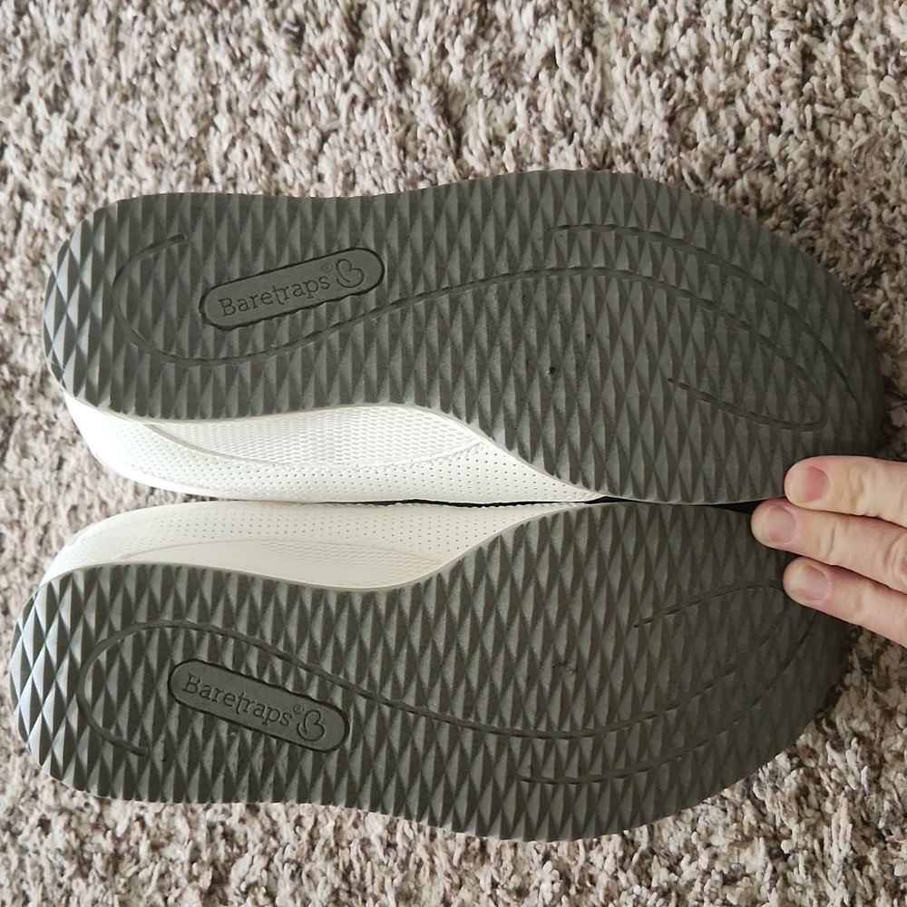 Baretraps Johanna 9M Women's Slip-On Wedge Sneakers - Picture 3 of 4